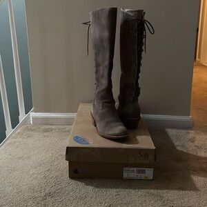 Beautiful, like new, Sofft Sharnell Heel Tall in Dark Cashmerere